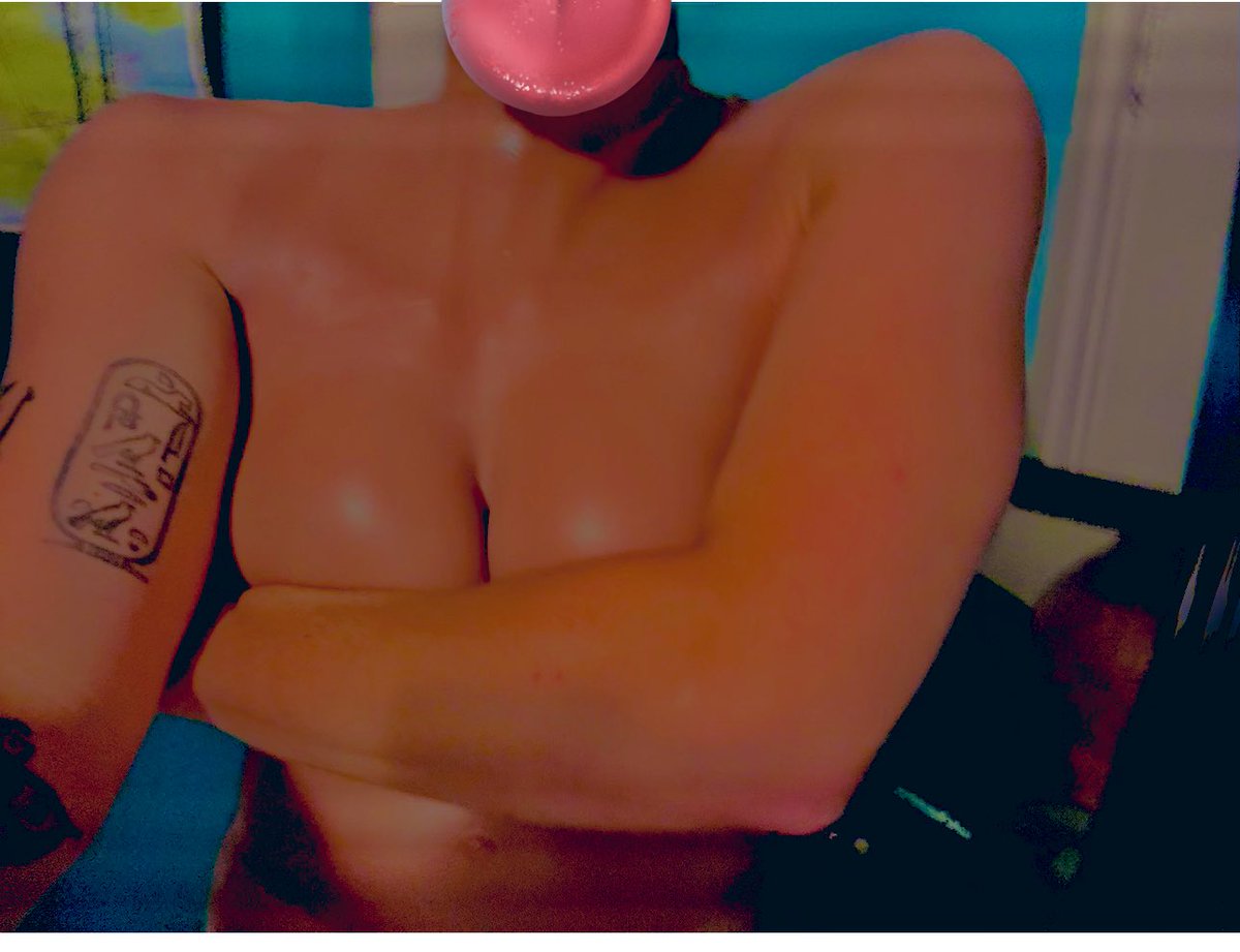 HypnosisJay's tweet photo. working on my body , transitioning, investing in my journey figuring out my vision of who I am as trans #transgender #transbody #hrt #fem #m2f #sis #sexyTrans #perkyBoobs #transBody #transBoobiez #sissy #iloveTS #iamTrans https://t.co/1Rd1hbaUXA