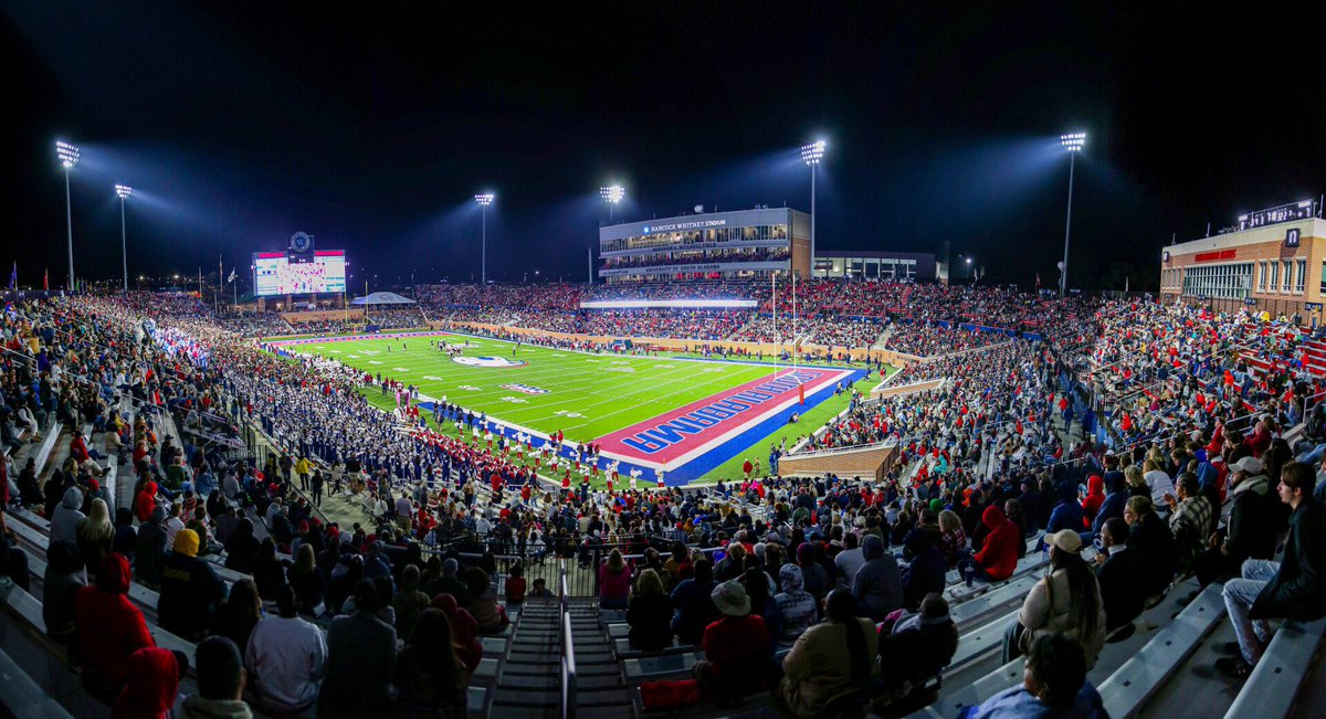 DMcCarthy_USA's tweet photo. Hey @FreddyLA7, we know how much you loved Fairhope, AL. Why not run it back for a few days - say around November 14? @SouthAlabamaFB vs troy. Pre-game parades. Post-game prize belts. How’d you like to ride on a real Mardi Gras float? https://t.co/lJCV4INEh2