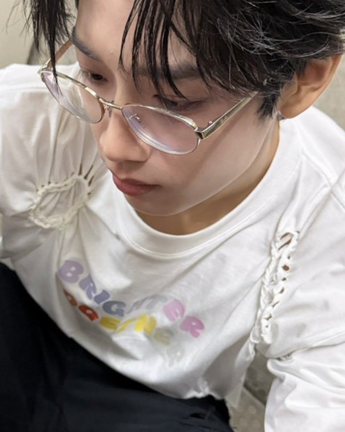 http_391's tweet photo. ใครรู้บ้างว่าแว่นที่น้องเน้กใส่ยี่ห้อดับรุ่นอะไร แปะพิกัสไว้หน่อยจะไปซื้อตามค้าบ🙇‍♀️
#NEXnattakit https://t.co/npuFkxHc8i