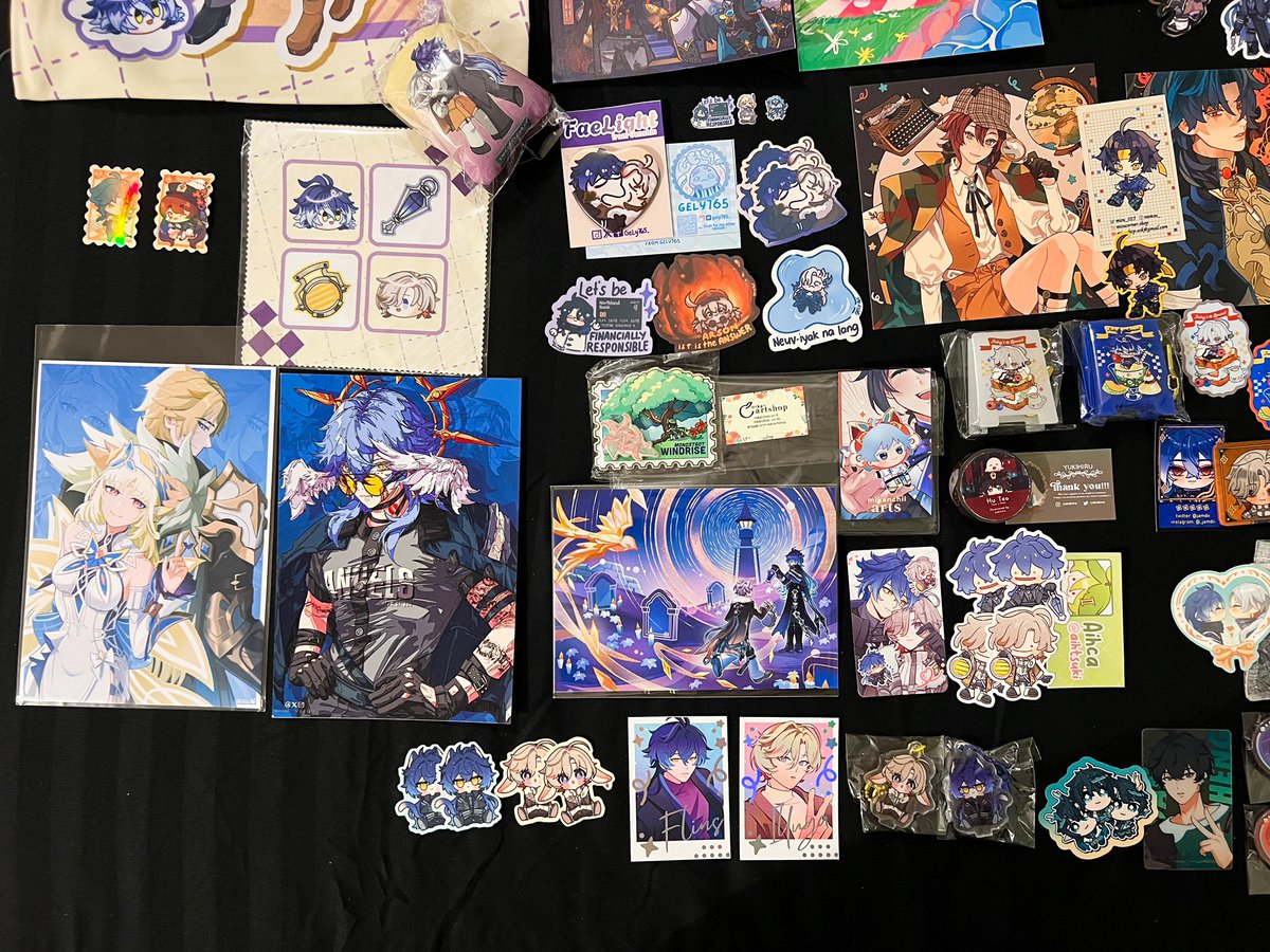 faelightseeker's tweet photo. close-up shot cause the spread is so zoomed out 🤣 it literally took up most of my bed space 😭 https://t.co/A8bTAWV80w