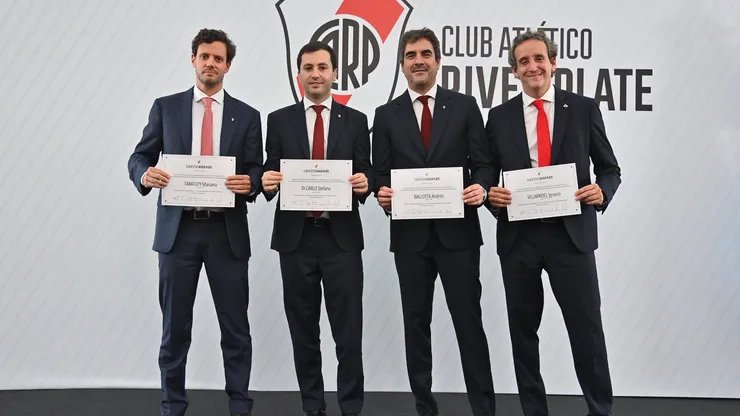 BrYanSosa747144's tweet photo. @yancarpp Los culpables!! La culpa es de la dirigencia!! Di Carlo y toda la manga de acomodados que trajo... https://t.co/UshmQBovEZ