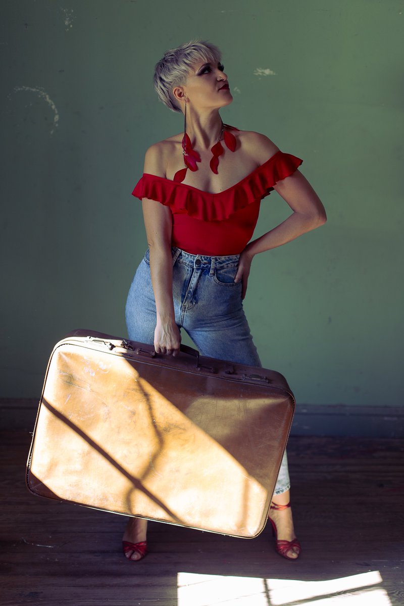 Sarlkecy's tweet photo. valise
#photography #portrait #portraitphotography #valise #bag #red https://t.co/ng08hBFDO3