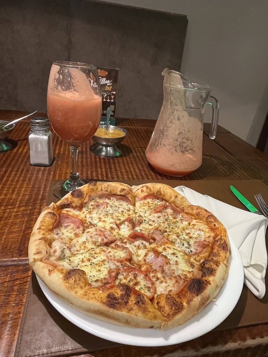 oliverpr03's tweet photo. provecho 🐽💗 https://t.co/FDSdYQPb5f