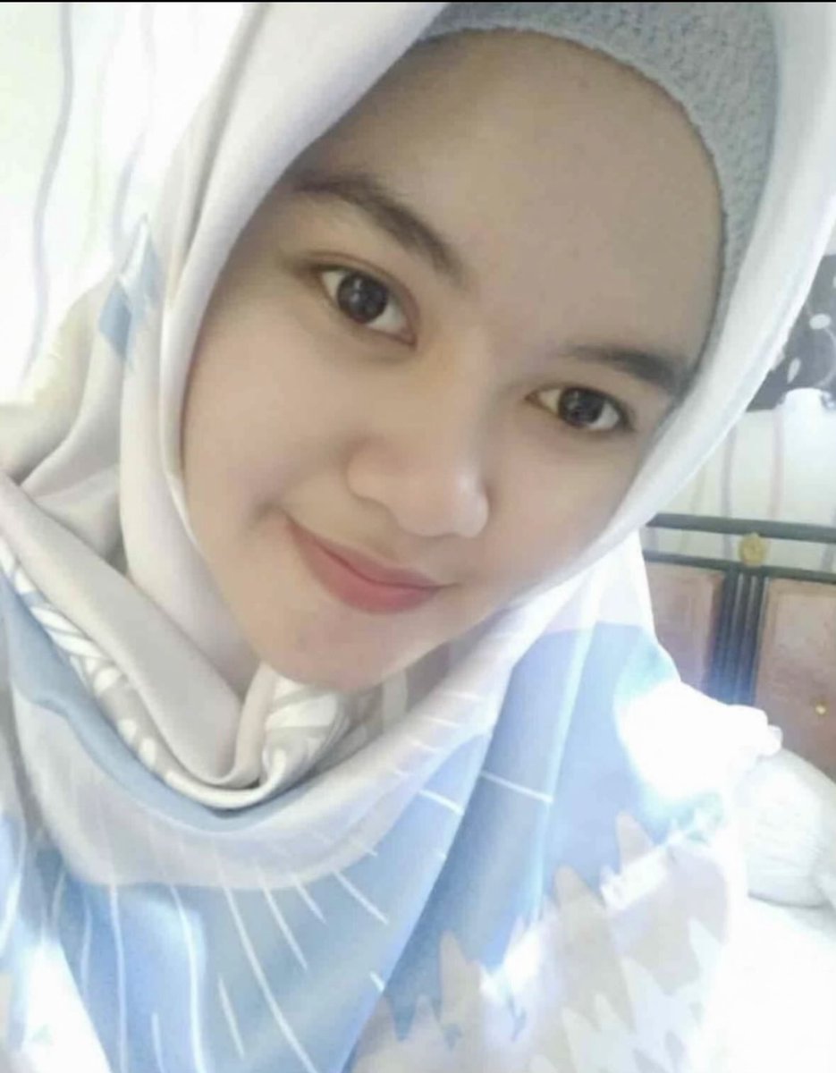 ukhtikhilaf's tweet photo. Ada yg mau jadiin aku simpenan ga ya? 
Tapi aku janda https://t.co/d0oMrt3ZJi