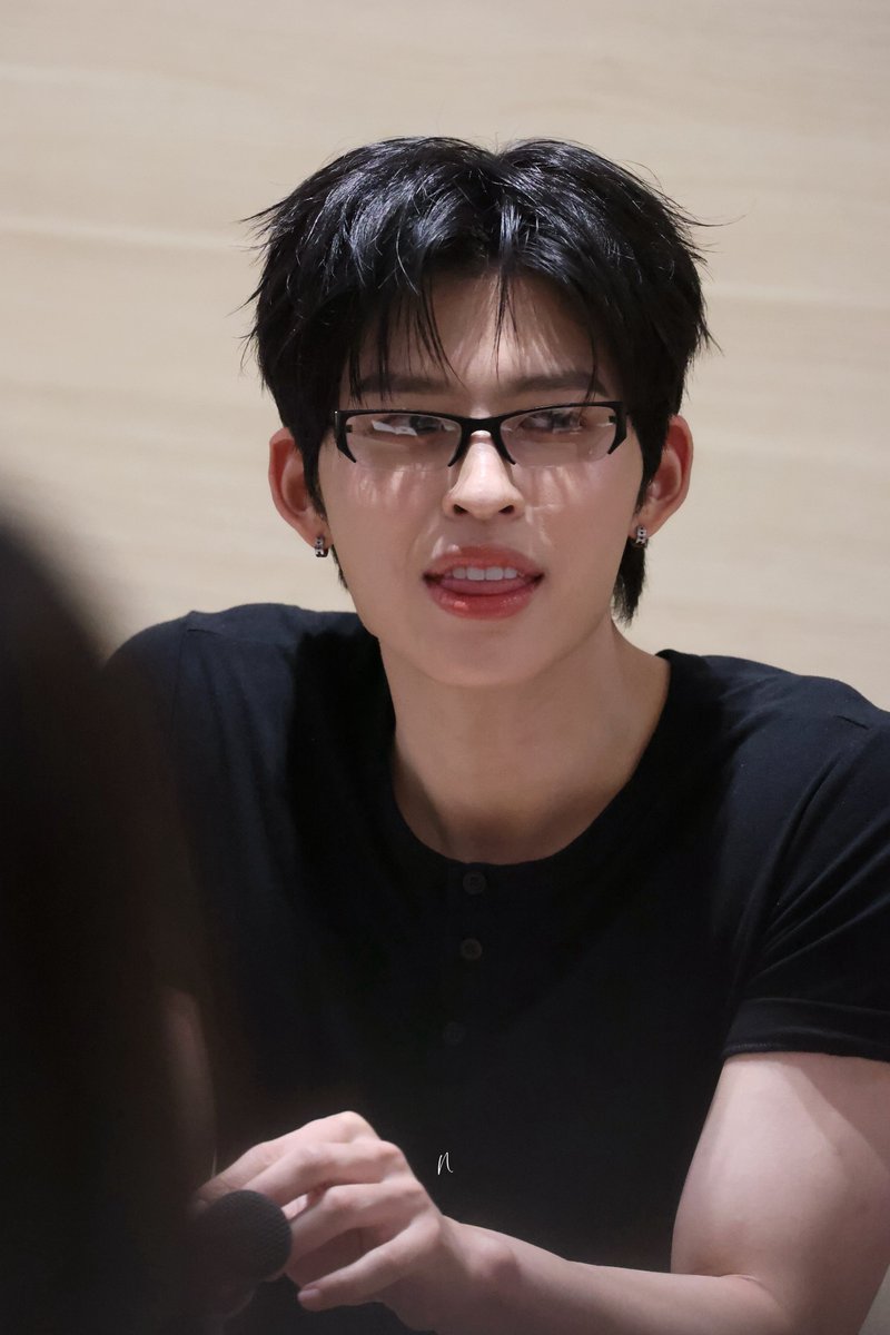 Maruko_ni's tweet photo. 👅

JASPER FLAREY FANSIGN

#งานมหกรรมนิยายนานาชาติ2026xJASPER
#ppnaravit https://t.co/Hm8UScEuo5