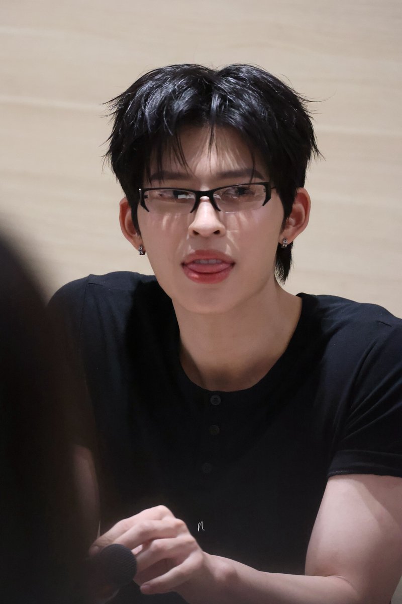 Maruko_ni's tweet photo. 👅

JASPER FLAREY FANSIGN

#งานมหกรรมนิยายนานาชาติ2026xJASPER
#ppnaravit https://t.co/Hm8UScEuo5