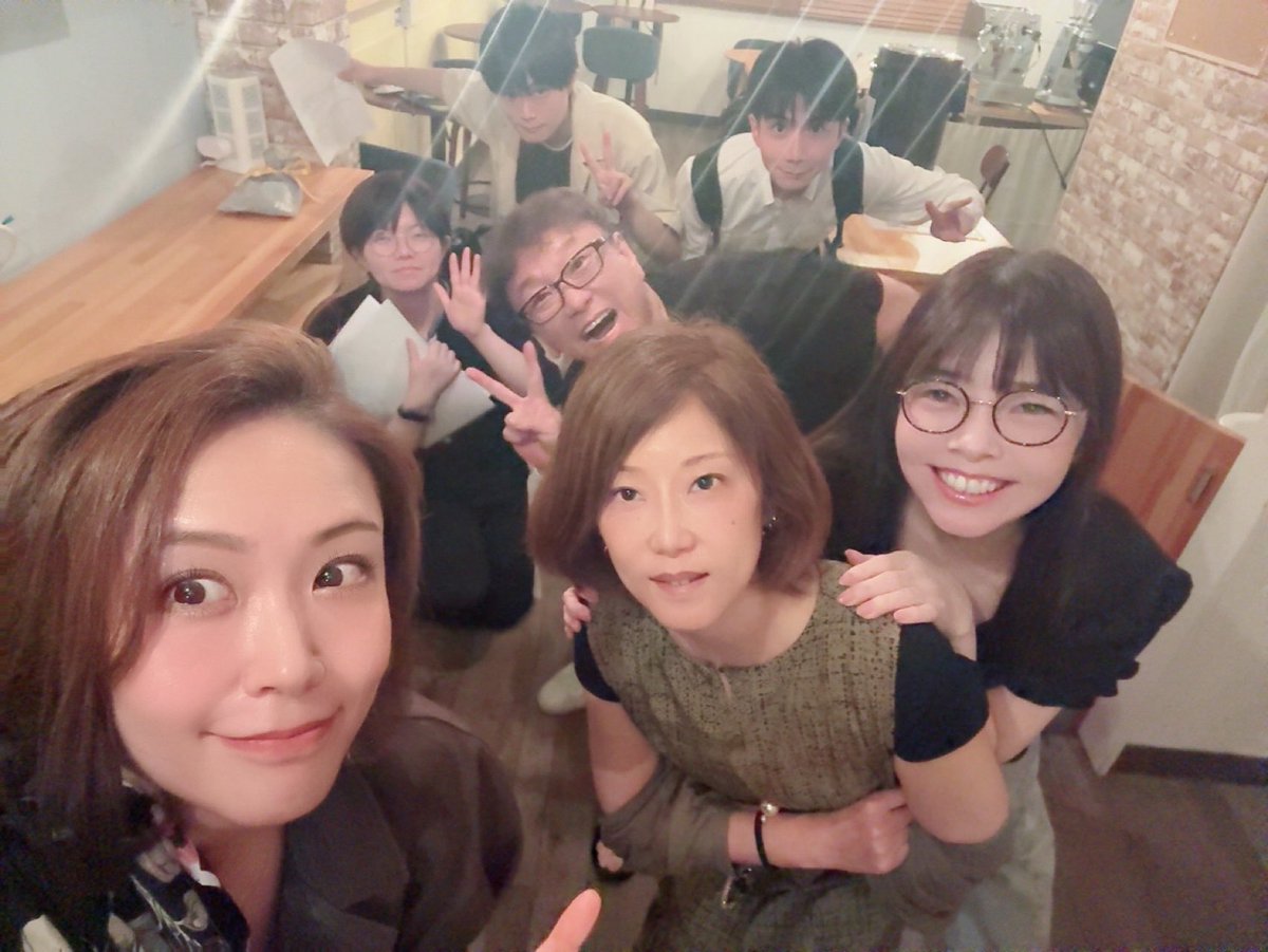 smile_project03's tweet photo. 8/8「語り灯 Vol.1」

１部朗読劇＆交流会🎫

完売いたしました😭✨

ありがとうございます✨

２部の🎫も
残りわずかとなっております🙇‍♀️

ご予約お待ちしております☺️

🎫ご予約はこちら✨
https://t.co/dcbpU4F9LD https://t.co/lOM8fZPcsP