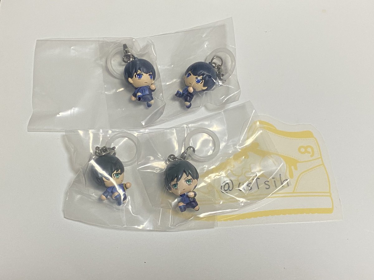 ustsih's tweet photo. 【交換】
ブルーロック ブルロ ガチャ

《譲》
☆めじるしアクセサリー
　　潔2 凛2
★ヘアピンコレクション
　　潔2 凛2 氷織

《求》
☆千切
★玲王1 千切

都内お手渡しor郵送
まとめての方優先
検索からでもお気軽にお声掛けください https://t.co/Sb8N2rLKHH