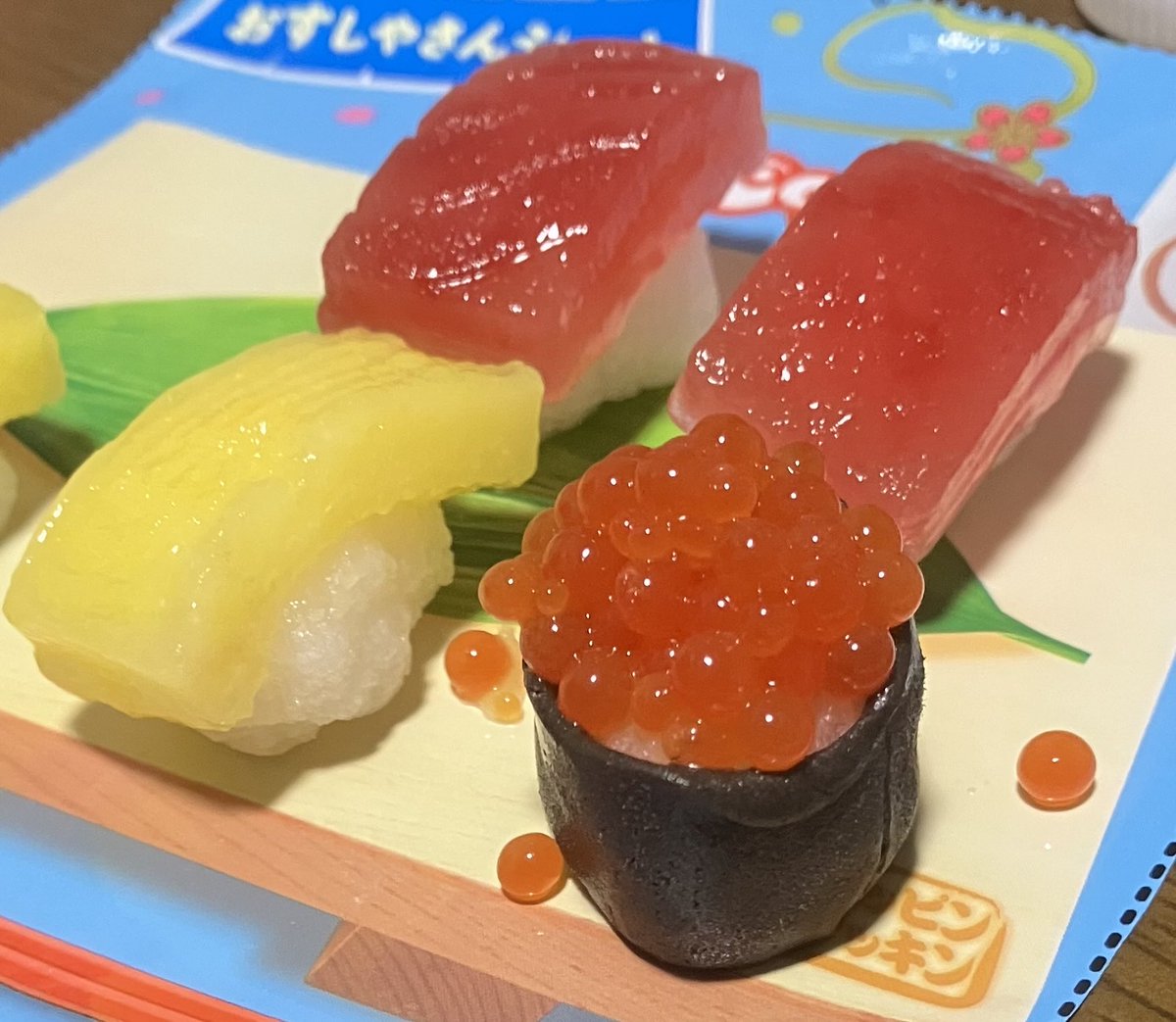 Mango0_4's tweet photo. 寿司🍣 https://t.co/T0DOnlGbiF