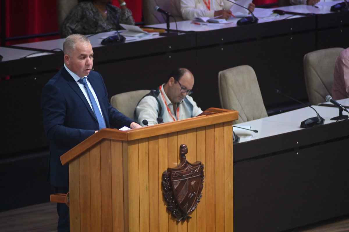 PresidenciaCuba's tweet photo. 🇨🇺| Al finalizar el 2025, el Presupuesto del Estado registró un déficit  fiscal de 67 mil 642 millones de pesos, inferior a lo planificado, según trascendió en el VII Período Ordinario de Sesiones de @AsambleaCuba.

🔗| En el enlace compartimos detalles: 

https://t.co/Z0mjR59vav https://t.co/ls3fF35RxT