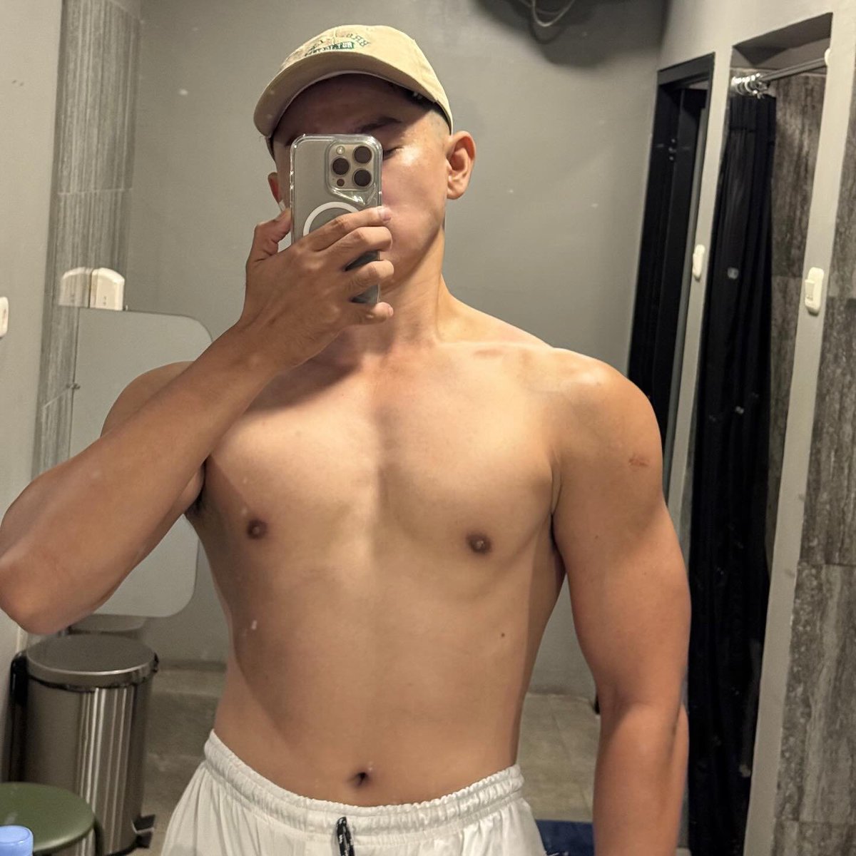 swaggerbrat13's tweet photo. Open pijat in&amp;out pria++ Pontianak kota, privasi aman👍👍
Info lebih lanjut https://t.co/5TaAoOrWav

#massagepria #pijatpriapontianak
#gaypontianak #bopontianak
#pontianak #pijat
#Realaccount https://t.co/e4QUcnRSkQ