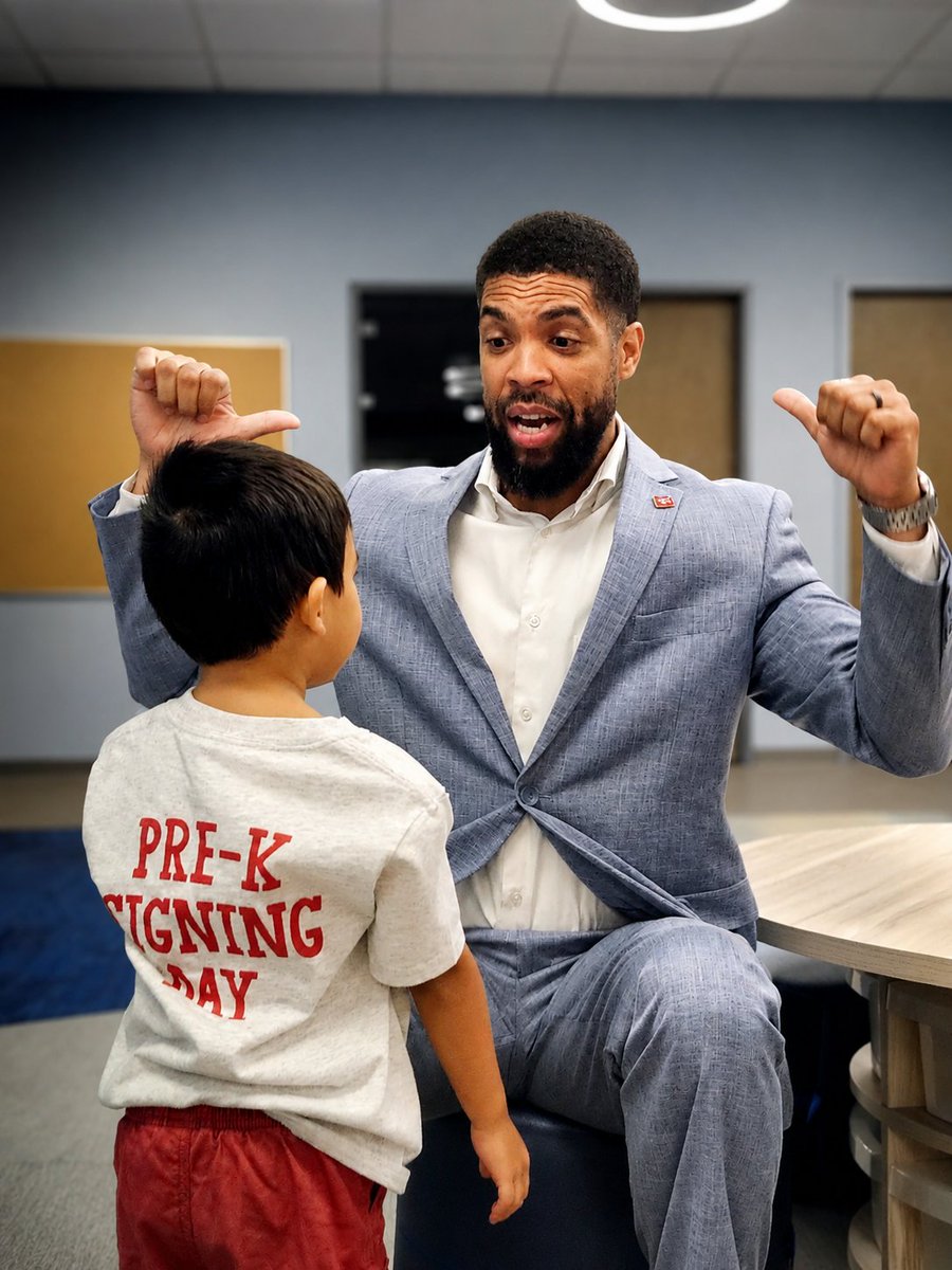 _SamuelNix's tweet photo. @DuncanvilleISD students come back to school on August 6th...who is excited...THIS GUY! https://t.co/DELbN2pN1E