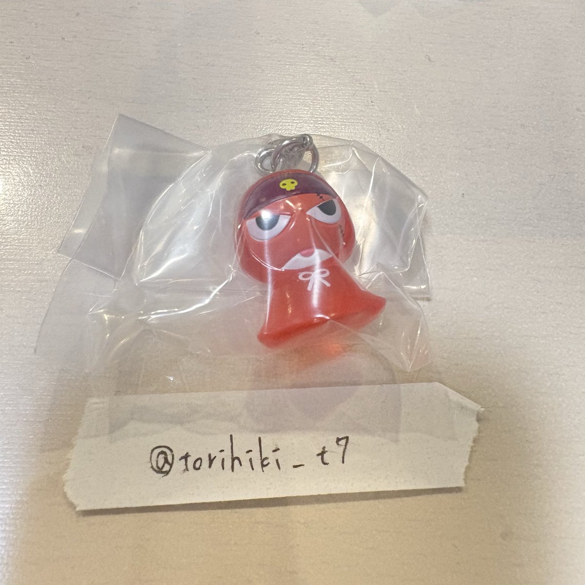 torihiki_t7's tweet photo. ケロロ軍曹 めじるしアクセサリー 雨にそなえるであります ガチャガチャ 交換

譲）ギロロ

求）ケロロ

郵送にてお取引希望です。
難しいと思いますが、よろしくお願い致します。 https://t.co/sWNvBbdwC8