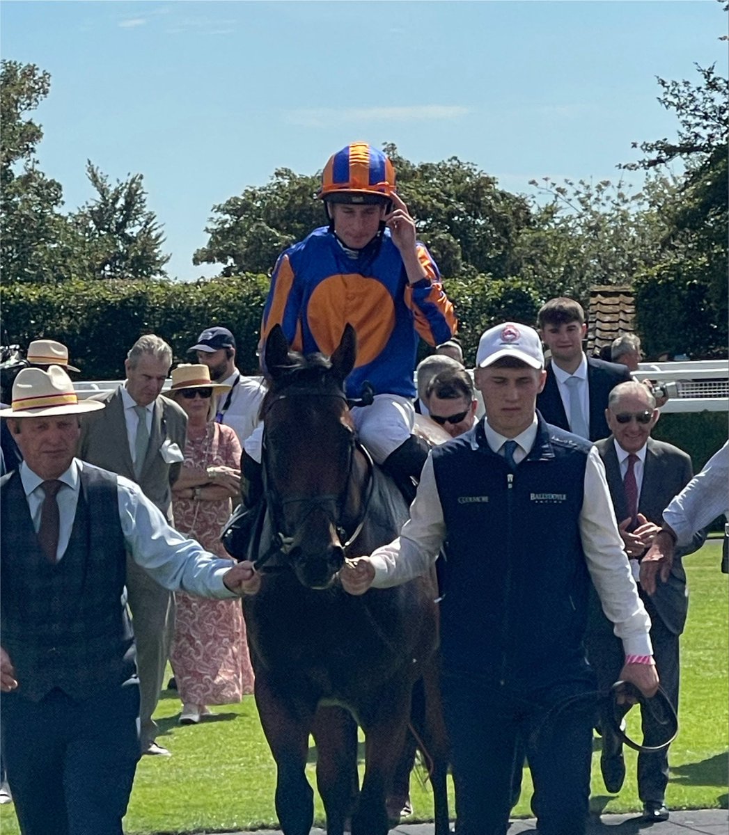UnibetRacing's tweet photo. What’s not to like about him🧐
Man’s Best Friend is a cosy winner of the Richmond Stakes under a cool Ryan Moore ride 😎
8/1 for the Gimcrack and 14s (from 20) to claim Classic glory in the 2000 Guineas next May!
https://t.co/0zIJqSHA8w
🔞#GambleAware #GloriousGoodwood https://t.co/VYqwiZ3YLx