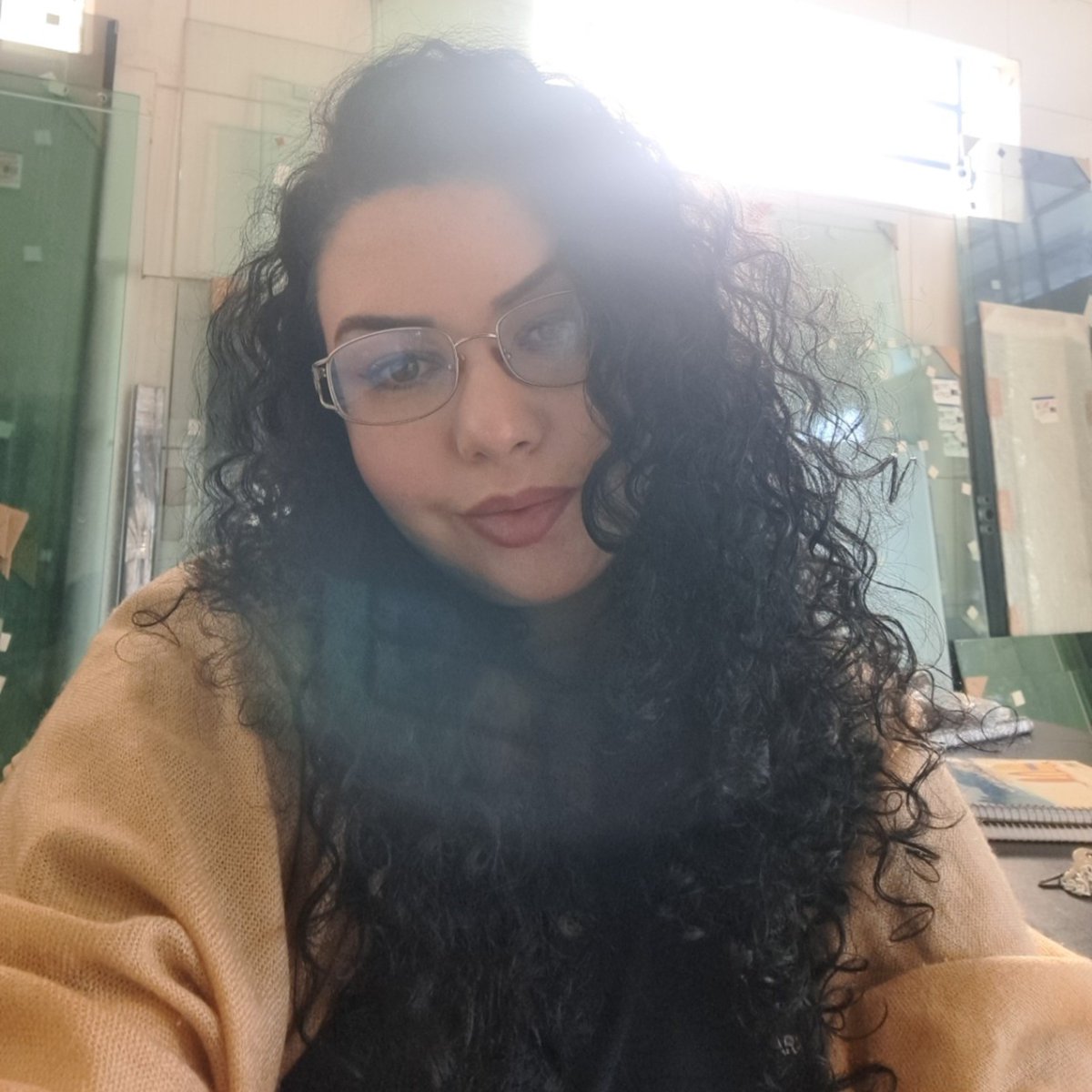 wtfjessyca's tweet photo. que saudade do meu cabeloooooo
(cortei as pontas 😭😭) https://t.co/7m9rC79jED