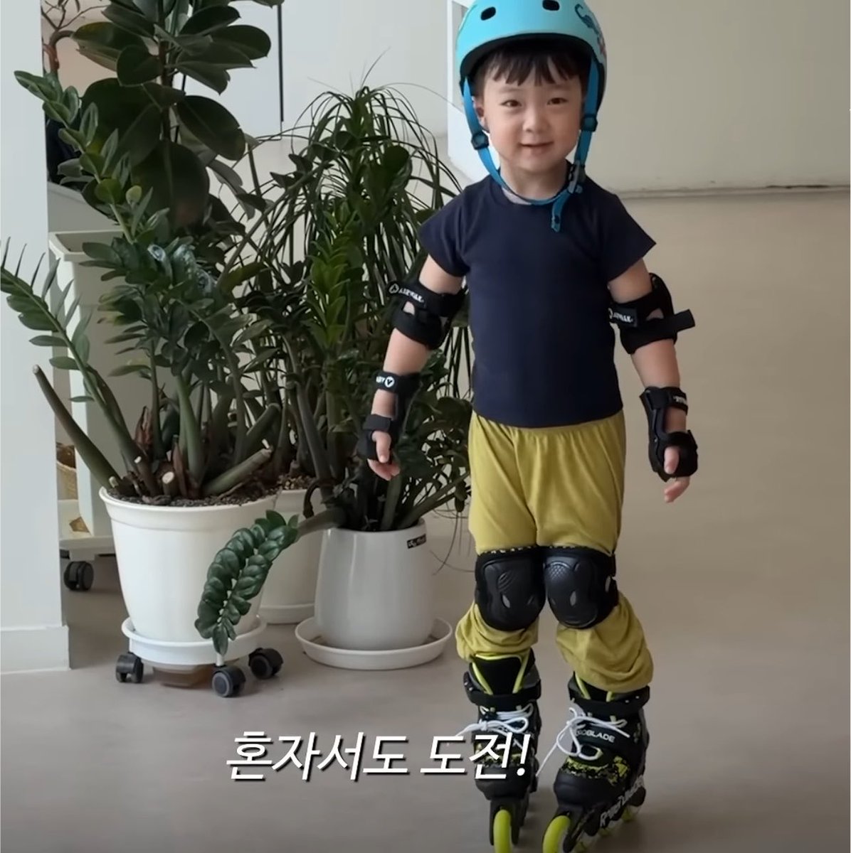 do0nlyone's tweet photo. ไม่ใช่แค่โดยองที่ผอมลง ดูนี่ ㅜㅡㅜ https://t.co/sYNarWvHrV