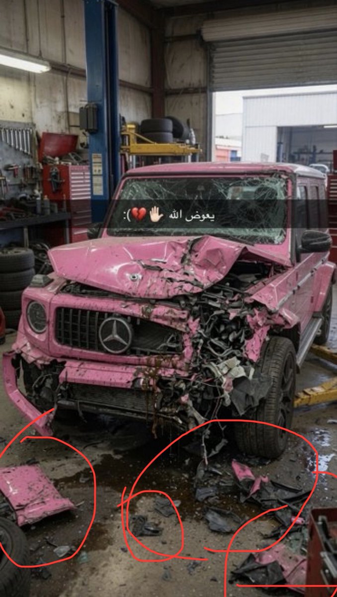 9o9li's tweet photo. @SafeGulf6 شكل الحادث في نفس الورشه معقوله القطع كلها طاحت في الورشه 🤣 https://t.co/VOJWXiLFSt