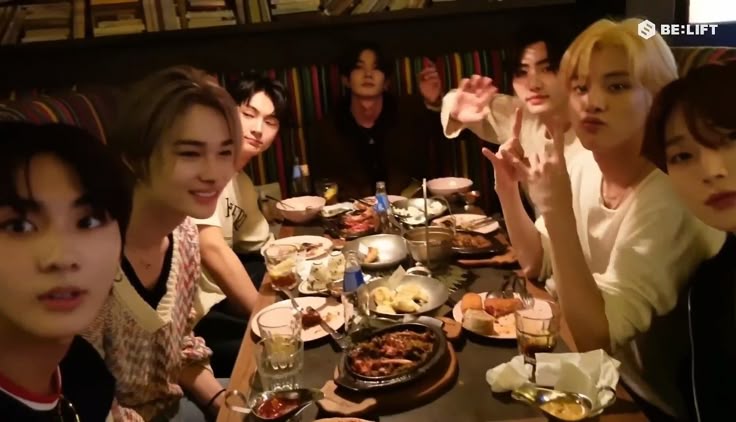 sh40832's tweet photo. @7Enhypen1009 BRING HEESEUNG BACK
#SevENcompletesENHYPEN
#ENGENEs_Boycott_HYBE https://t.co/LvmGxoHLyV