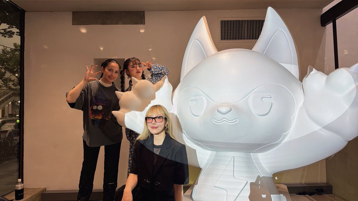 HATSUNEXJAPAN's tweet photo. ZETA DIVISION 5TH ANNIVERSARY POP UPいてきた！！！
人すっごかった！！大盛況すぎるレセプション！
7月31日~8月2日まで原宿のディスティネーションストアV.Aで開催してるよーー！ https://t.co/bIxRMJXV77