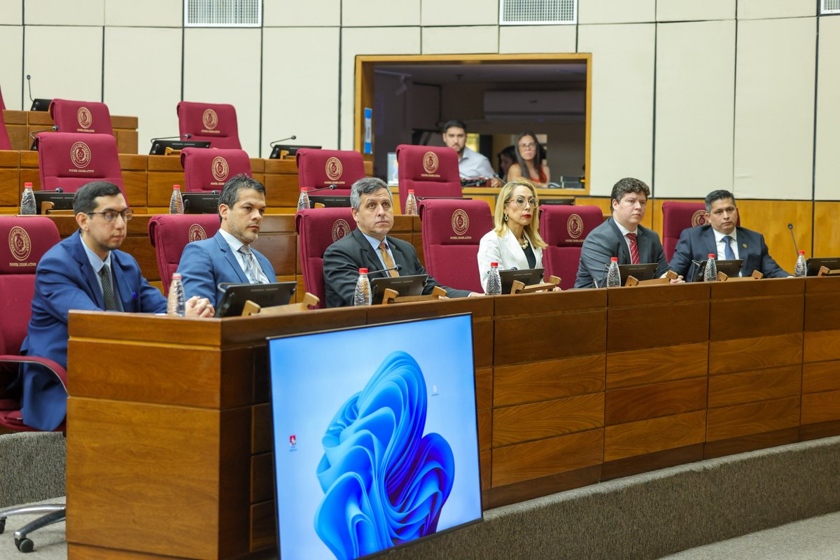 SenadoresPy's tweet photo. La Comisión de Asuntos Constitucionales, Defensa Nacional y Fuerza Pública, presidida por el senador @zacariasirun prosigue con la audiencia a los postulantes para ocupar los cargos de Contralor y Subcontralor General de la República.
📍 Sala de sesiones del Senado, 3er.piso https://t.co/eDNfhPL7Ou