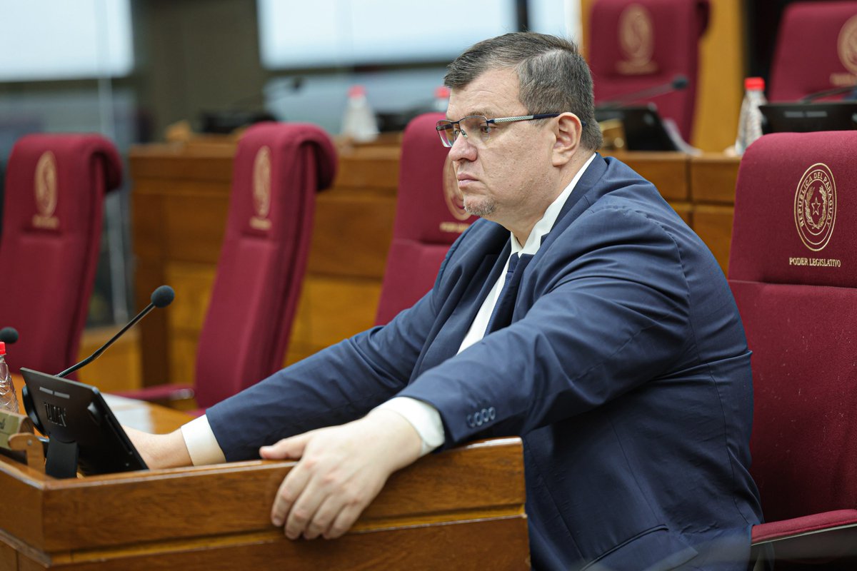 SenadoresPy's tweet photo. La Comisión de Asuntos Constitucionales, Defensa Nacional y Fuerza Pública, presidida por el senador @zacariasirun prosigue con la audiencia a los postulantes para ocupar los cargos de Contralor y Subcontralor General de la República.
📍 Sala de sesiones del Senado, 3er.piso https://t.co/eDNfhPL7Ou