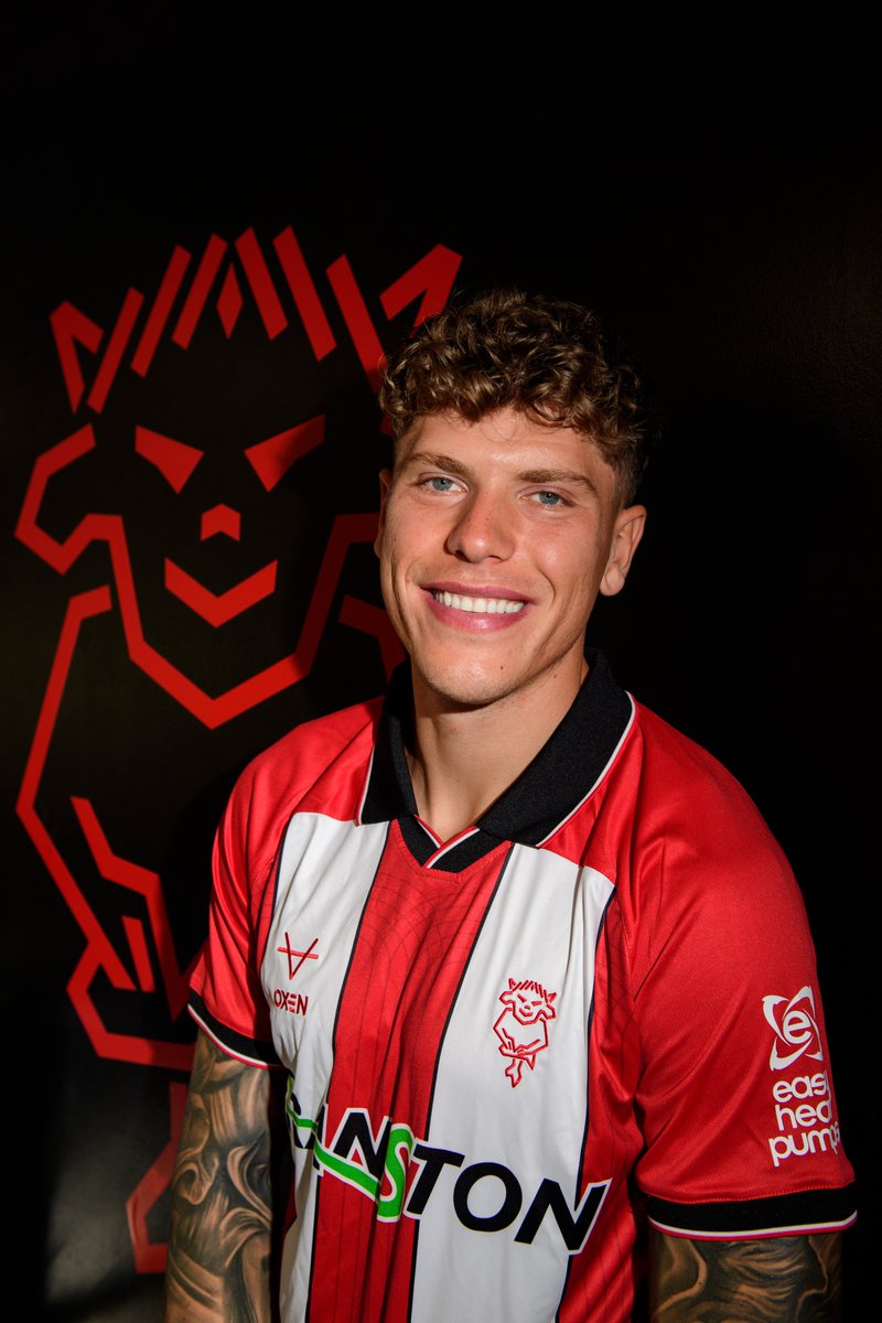 LincolnCity_FC's tweet photo. ❤️ He's here. https://t.co/VWnKx9E8o3