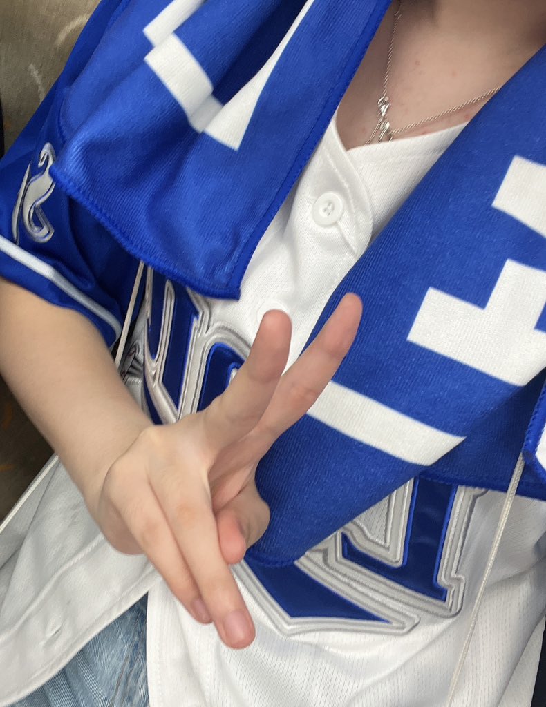 3summer_05's tweet photo. 나를 21일로 돌려보내주라
최애 시구 + 삼성 승리
얼마나 행복했던가🫪 https://t.co/jYiaRdE7Ke