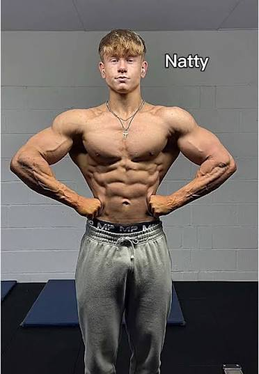 N1K0B3LLIC's tweet photo. There's no gym for your hair.
There's no diet for your face. https://t.co/SmmvwpqTF0