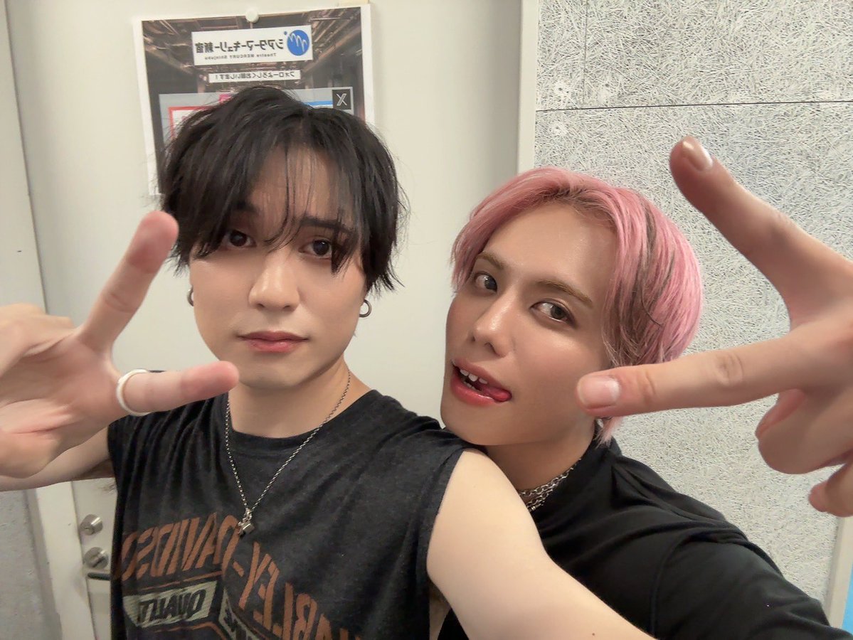 junya_ohl's tweet photo. 歌 to 響 (ウタトーキョー)から飛び出して、初めて2人での対バンイベントありがとうございました🧞

いい歌歌えたし、踊りもいいバイブスで踊れました！
それも来てくれた皆のおかげ！！

本当にありがとう！！！
またお楽しみに✌️

感想とびっきりまってます！！！

#OHL https://t.co/bGC4UnrUPg