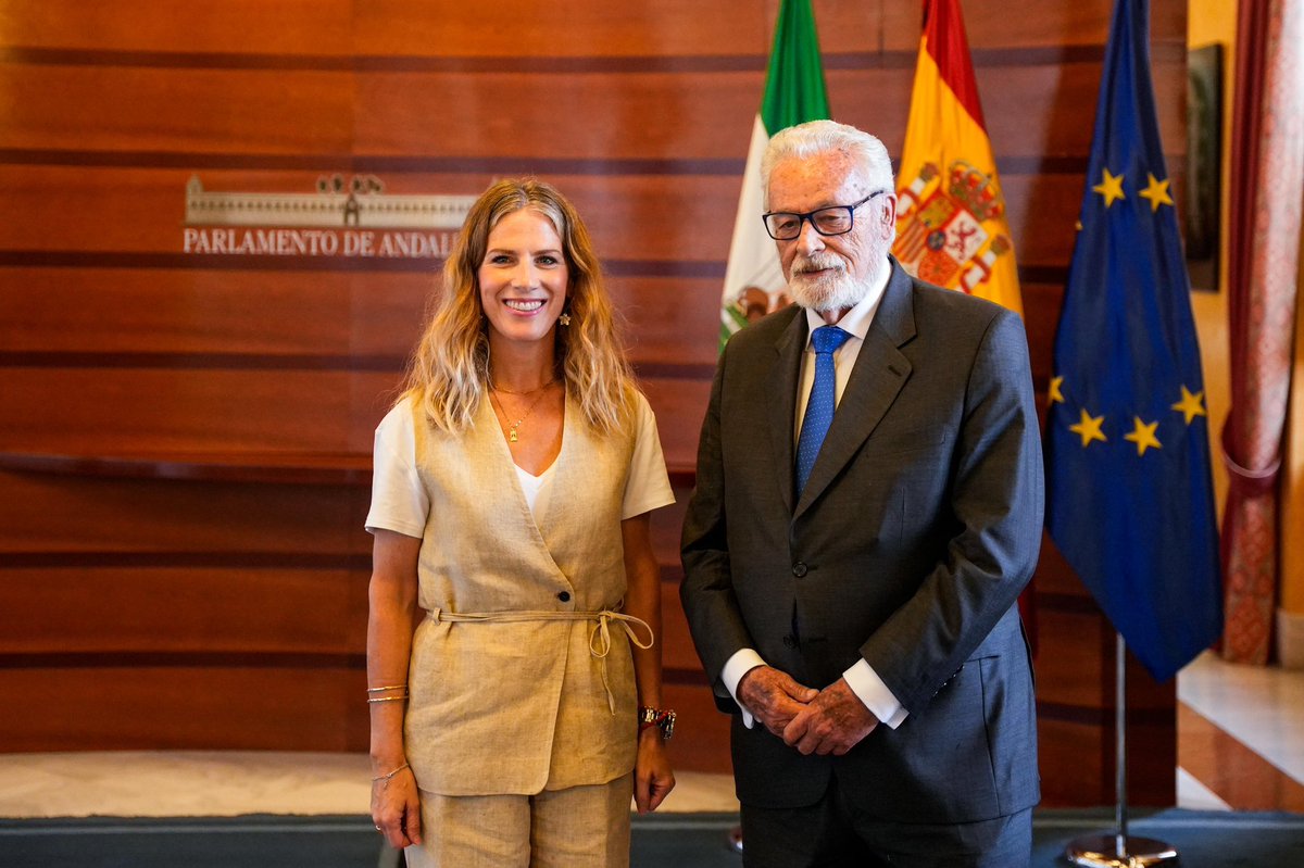 ParlamentoAnd's tweet photo. 🤝🏻 La presidenta del Parlamento de Andalucía, Ana Mestre, ha recibido al Defensor del Pueblo Andaluz, Jesús Maeztu

🗣️ Han abordado las principales líneas de trabajo y la importancia de seguir reforzando la colaboración en defensa de los derechos de la ciudadanía andaluza https://t.co/jln74PPMlJ
