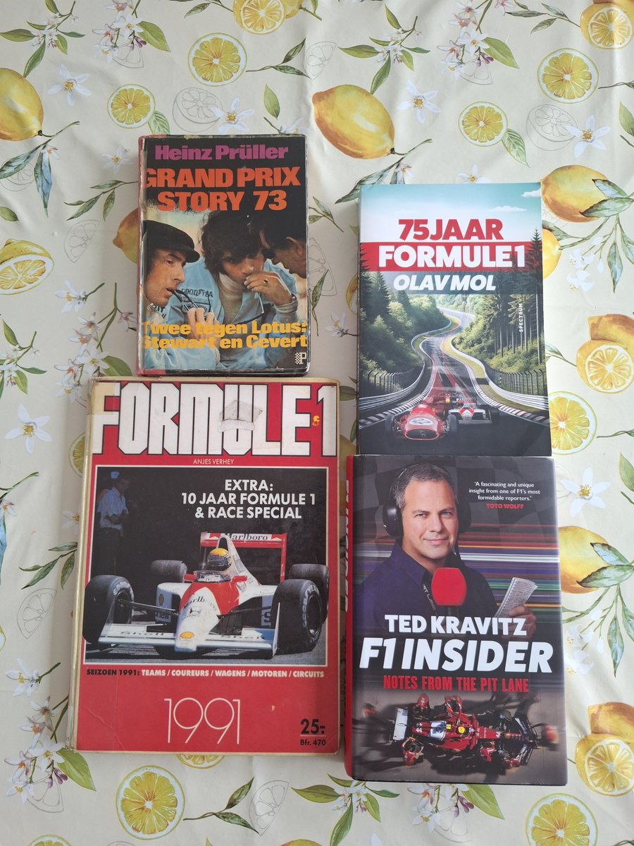 DeEchteTroyski's tweet photo. Weer 4 boeken opgehaald! Boeken uit de series van Heinz Pruller en Anjes Verhey, een boek van de Nederlandse David Croft en jawel, een boek zowaar van de Britse Jack Plooij!!! π€―π± #F1Books #F1History #F1Retro https://t.co/WW6wkXaQUb