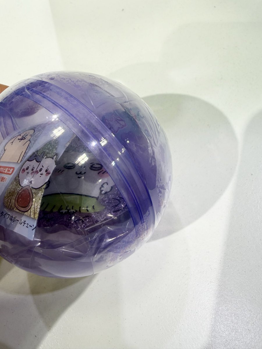 mmu09g's tweet photo. 【交換】ちいかわ 人魚の島のひみつ 
ラメアクリルキーホルダー

譲　モモンガ　イーヤーヤダヤダ

求   上記以外のもの > 定価

8/1の10:00-12:00のあいだ池袋駅もしくは周辺にてお手渡し可能な方
条件合う方がいらっしゃいましたらお声がけくださいませ! https://t.co/YbED0syXmS