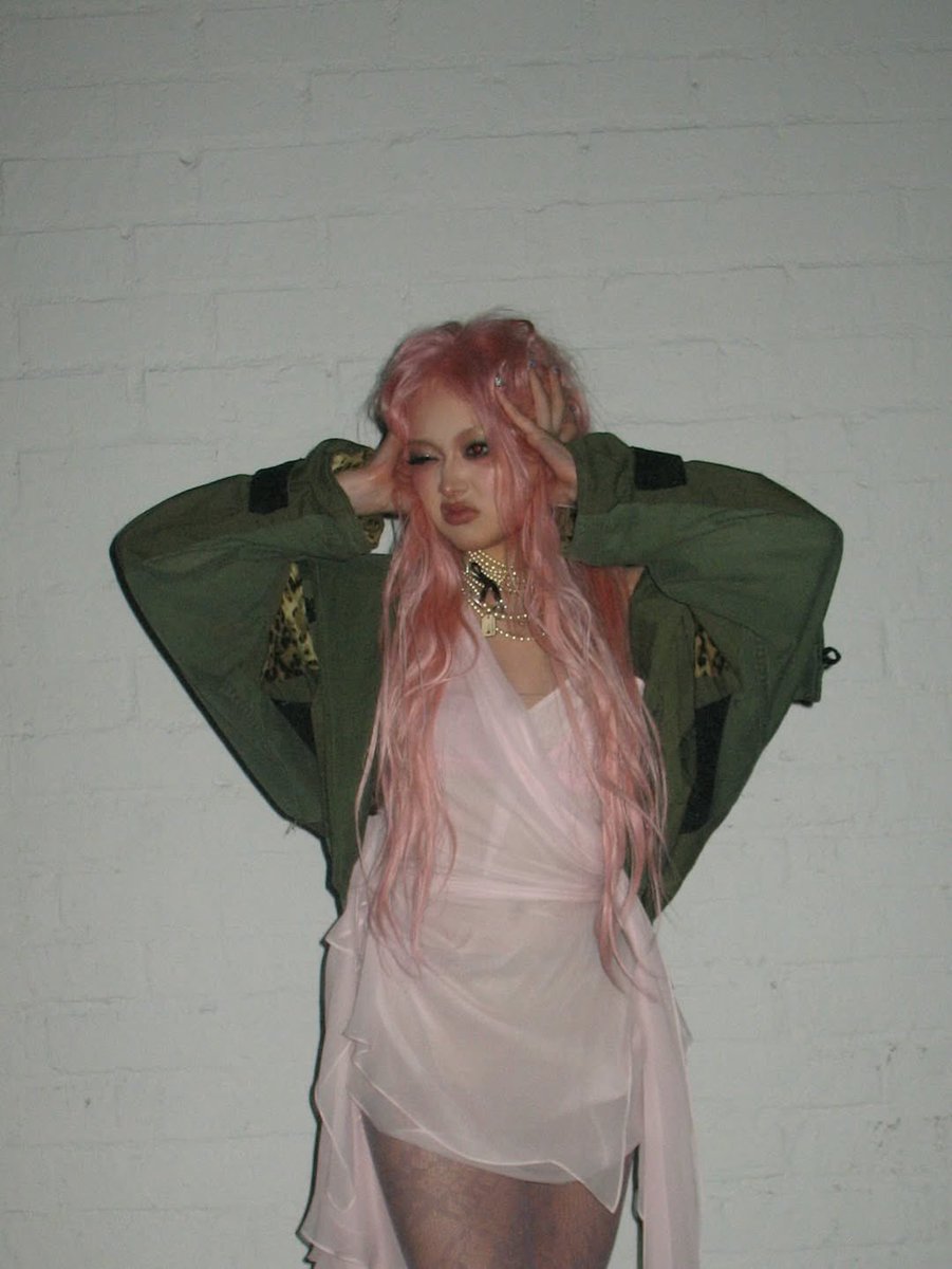 Eibeling's tweet photo. I can pop off on you, 𝘣𝘢𝘣𝘺, 𝘺𝘰𝘶 𝘥𝘦𝘤𝘪𝘥𝘦 ₊  𓏵 https://t.co/e1Q6agGr9D