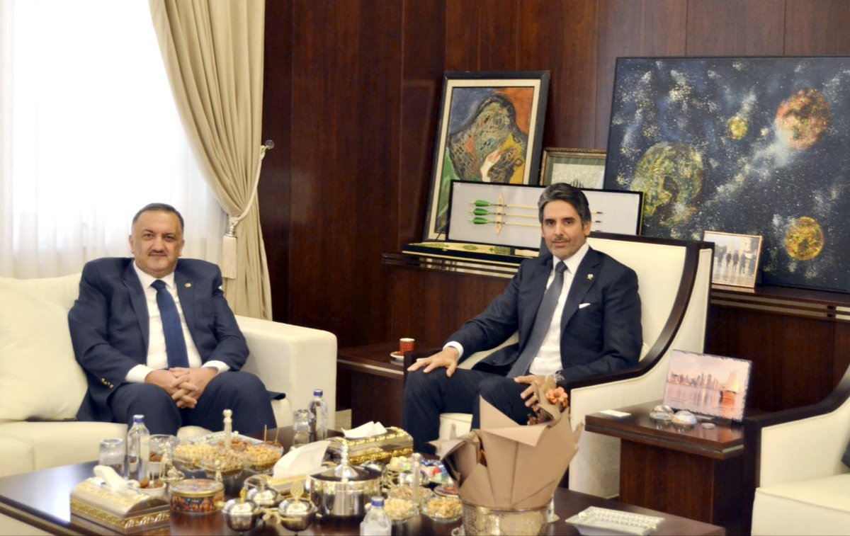 hasankaraltr's tweet photo. Genel Başkanımız Sayın Ali Babacan'ı temsilen, vefat eden eski Katar Emiri Şeyh Hamed bin Halife Al Sani dolayısıyla Katar'ın Ankara Büyükelçiliğini ziyaret ettim.

Katar'ın Ankara Büyükelçisi Sayın Faisal Abdulla Al-Henzab nezdinde, dost ve kardeş Katar halkına taziye ve başsağlığı dileklerimizi ilettim.

Katar'a uzun yıllar boyunca hizmet eden merhum Şeyh Hamed bin Halife Al Sani'ye Cenab-ı Allah'tan rahmet; ailesine, Katar Devleti'ne ve acısını yürekten paylaştığımız dost ve kardeş Katar halkına sabır ve başsağlığı diliyorum.