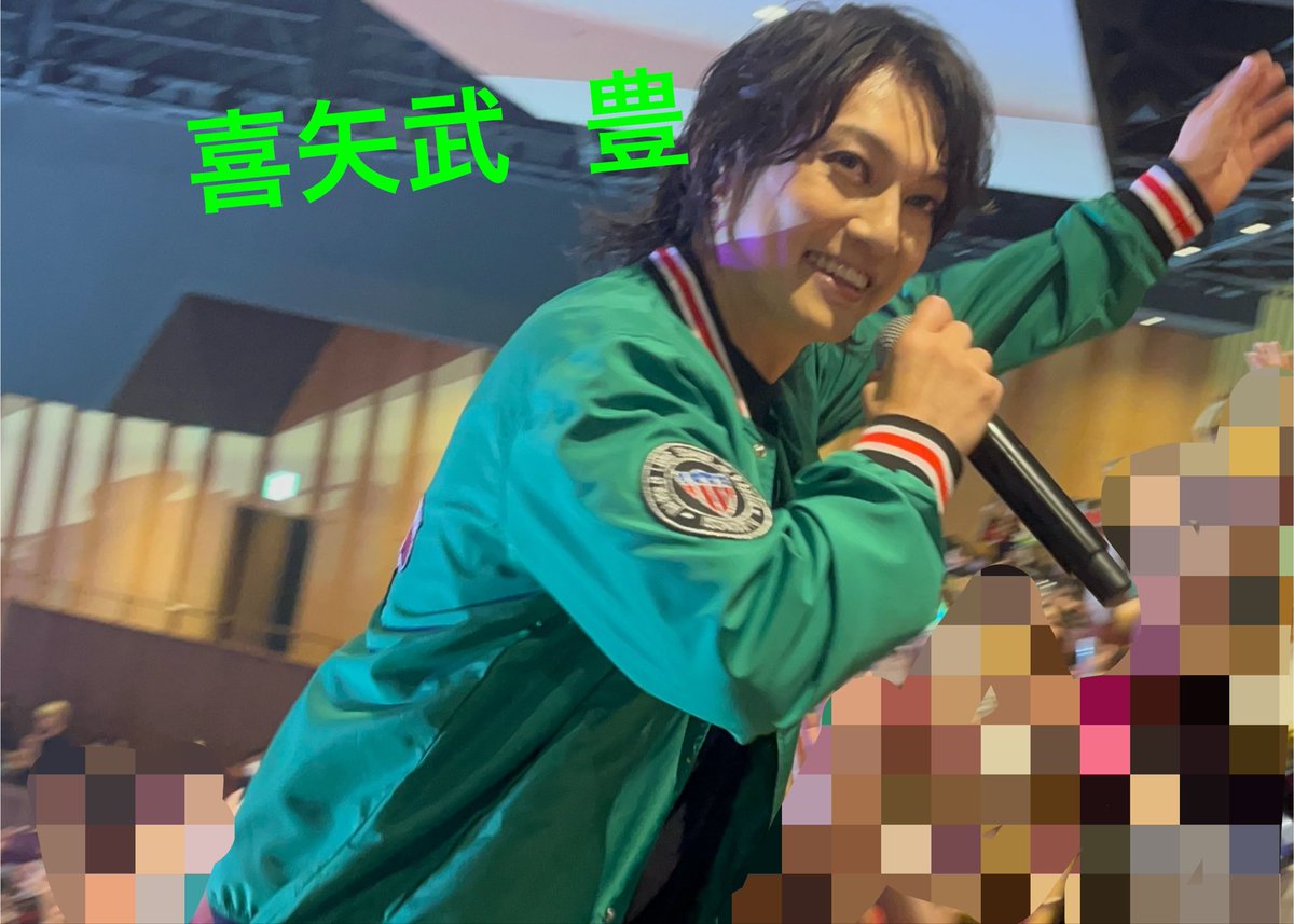 68_1128's tweet photo. 明日からの仕事も頑張れる💪😤
途中、撮影🉑でSNS投稿もOK
だけどボケてる写真ばっかり😭
この4枚はそこまでボケてないかな…

#超厄年祭
#ゴールデンボンバー
#ツアー初日
#LINECUBESHIBUYA https://t.co/Ae9afJYRQ9