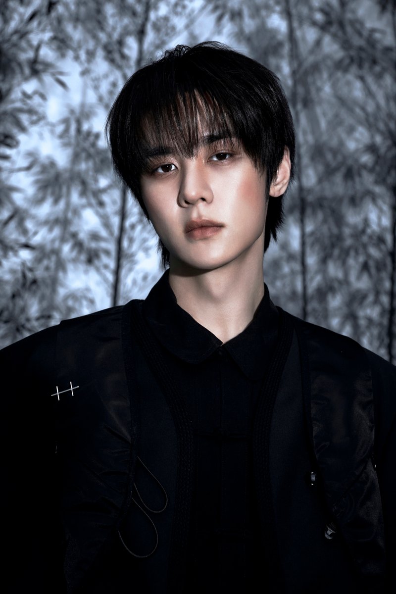 WayV_official's tweet photo. WayV 'Vision Wings' Teaser: yīn and yáng #KUN

WayV The 8th Mini Album 【Vision Wings】
➫ 2026.08.10 (CST/KST)

💿Pre-order
https://t.co/RwlOpqnmZr

EVERYTHING, ALL AT ONCE, NEO
https://t.co/K8oziWjjLn

#WayV #威神V #鸢
#WayV_VisionWings
#NCT_10TH_ANNIVERSARY https://t.co/WzIXH5TIgP