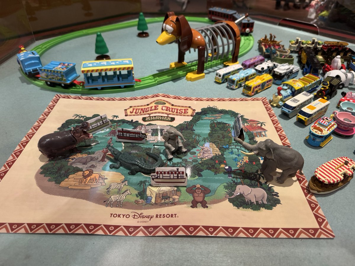 manta1014's tweet photo. 今日発売の「フィギュア〈アニア〉ジャングルクルーズ」さっそくボン・ヴォヤージュで買ったよ〜ん！滝行のゾウさんめっちゃニコニコしてるし、おすわりさんもかわいい！
これで1日中船長さんごっこして遊べるね😆これでいっぱい遊んで船長学校を卒業できたら将来立派なSkipperになれるのかなぁ？🍌 https://t.co/sWc43wXIco