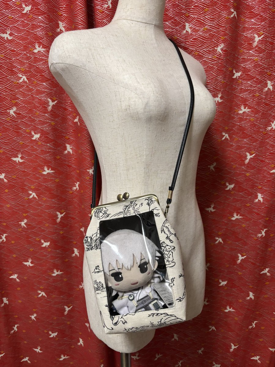 feimei0312's tweet photo. →使用例はこんな感じ〜。
鳥獣戯画が良い感じ🙆♀️
(このショルダー紐は私物です)
#型紙レシピ は #ハマラボ 様
#C108 #土曜日
#東地区7ホール
#Vー05a
#Toile https://t.co/fMYSSdEYOt