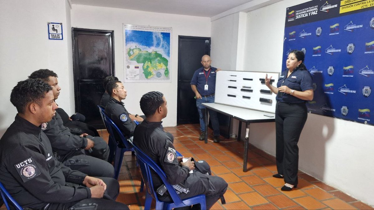 salaprensaCantv's tweet photo. #30Jul En San Cristóbal, estado Táchira, personal de Cantv dictó el taller "Seguridad de las Redes de Telecomunicaciones" dirigido a funcionarios de la División Contra la Delincuencia Organizada y la División de Investigación Penal, adscritas a la Policía Nacional Bolivariana.

La actividad forma parte del trabajo conjunto que desarrolla la Empresa con los órganos de seguridad del Estado para prevenir el robo, hurto y vandalismo contra la infraestructura de telecomunicaciones en la entidad. Cantv invita a la ciudadanía a reportar cualquier irregularidad relacionada con material estratégico a través del número 0212-5002000.