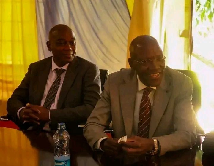 TaweMovement1's tweet photo. Sen. Edwin Sifuna, Dr. Kalonzo Musyoka, Dr. Boni Khalwale, MP Caroli Omondi, and MP Babu Owino are currently holding a high-level consultative meeting at the SKM Command Centre in Karen. https://t.co/5uF29Ikfae