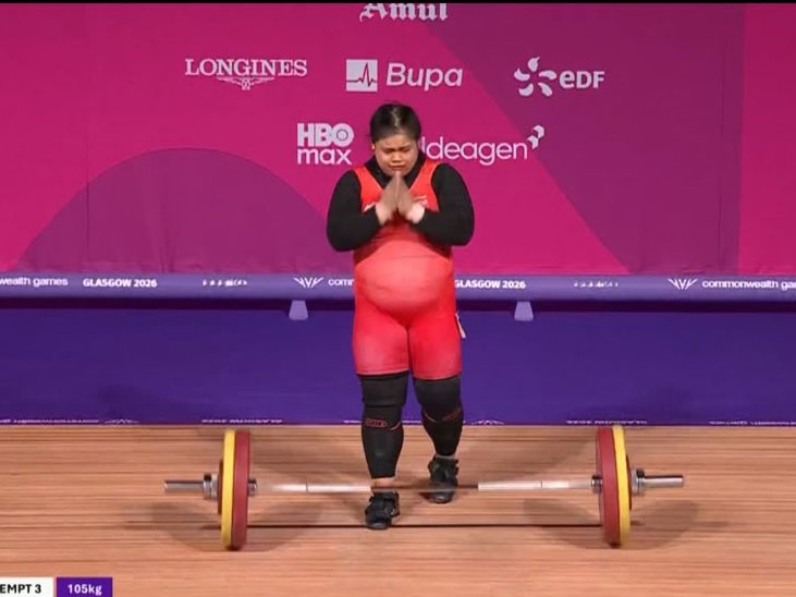 ITGDsports's tweet photo. What composure under pressure! 💪🇮🇳

India's Martina Devi missed her first two snatch attempts. 

With everything on the line, she headed back to the warm-up area, regrouped, and returned to the platform.

Then came a clutch 105kg lift on her final attempt. ❤️

The emotion said it all.

#CWG2026 #Weightlifting

Live Updates: https://t.co/jyKLQihTTf