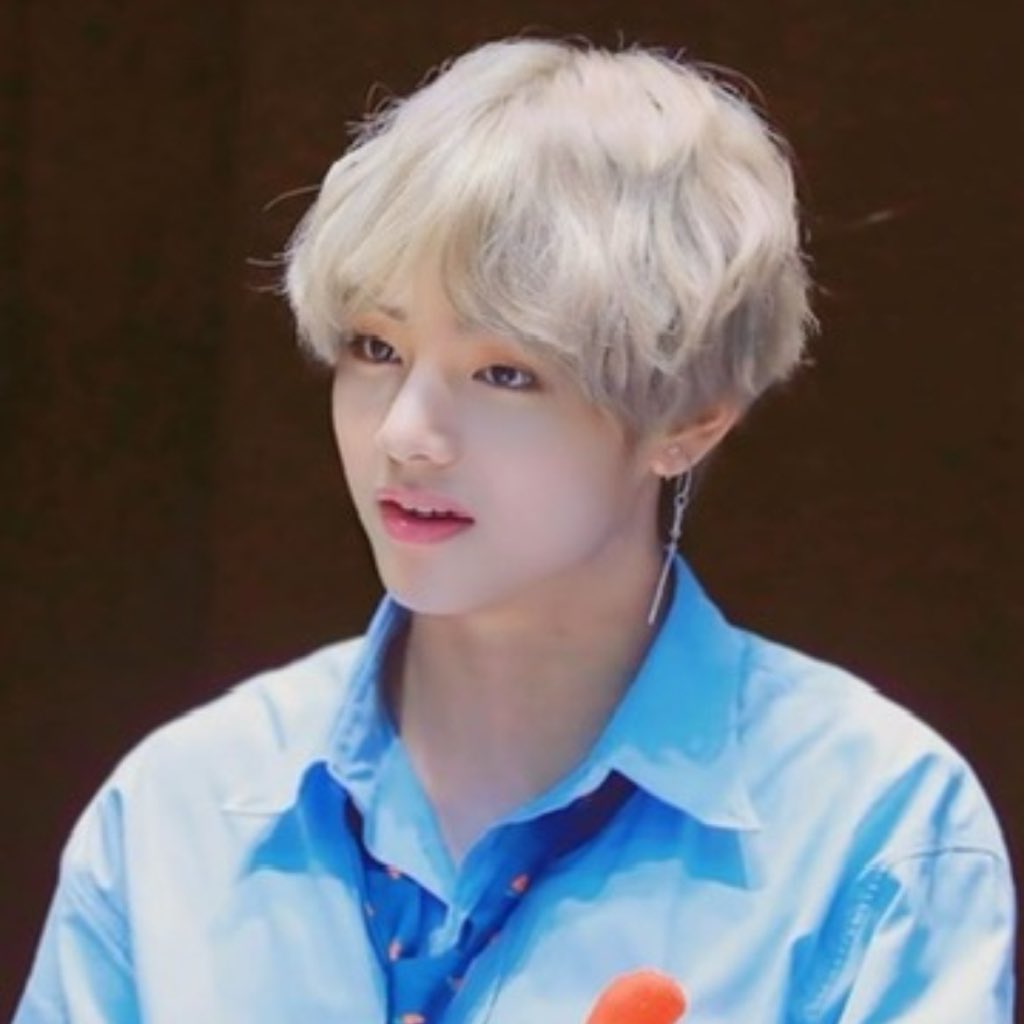 alwaysot7y's tweet photo. 미화당 뷔 무서운 점
매년 만우절에 새로운 사진 뜸 ㅅㅂ https://t.co/do8y0YUK9e