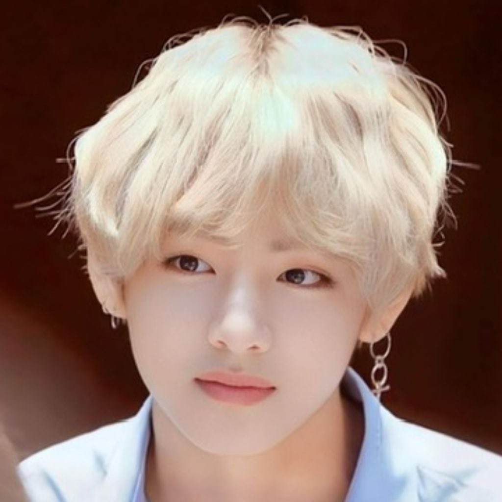 alwaysot7y's tweet photo. 미화당 뷔 무서운 점
매년 만우절에 새로운 사진 뜸 ㅅㅂ https://t.co/do8y0YUK9e
