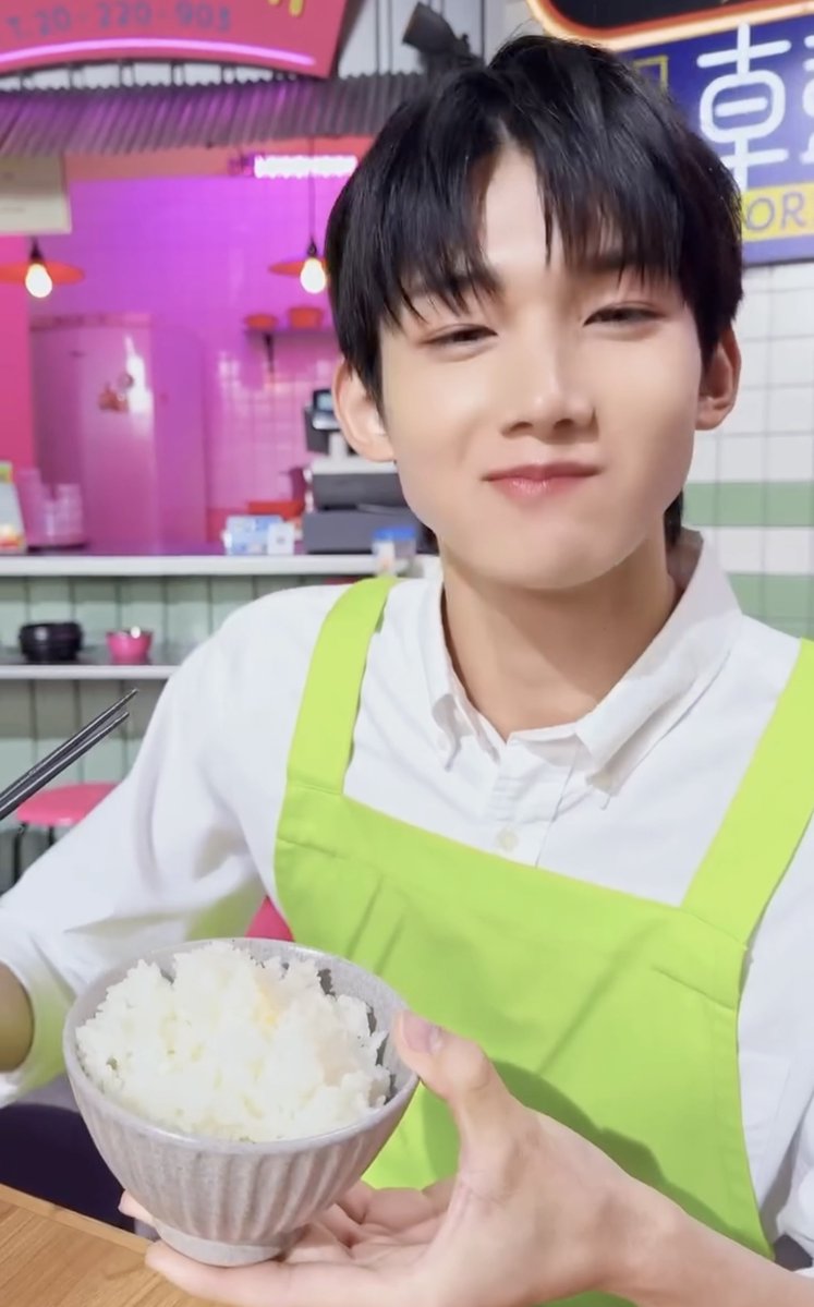 Byodunge's tweet photo. 🍚: 제가 감사하게 생각하는 건 물론 르네 여러분이지만  또 하나는… 농가 여러분입니다! 모 한 포기 한 포기를 허리를 굽혀 심어 주신다고 생각하면 정말 감사한 마음이 들어요..

벼를 심어주시는 농부 분들에게 감사한 죠둥이