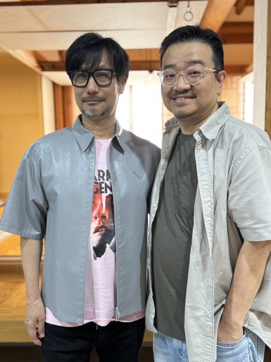 HIDEO_KOJIMA_EN's tweet photo. With director Yeon Sang-ho. https://t.co/vNiYwdGSS3