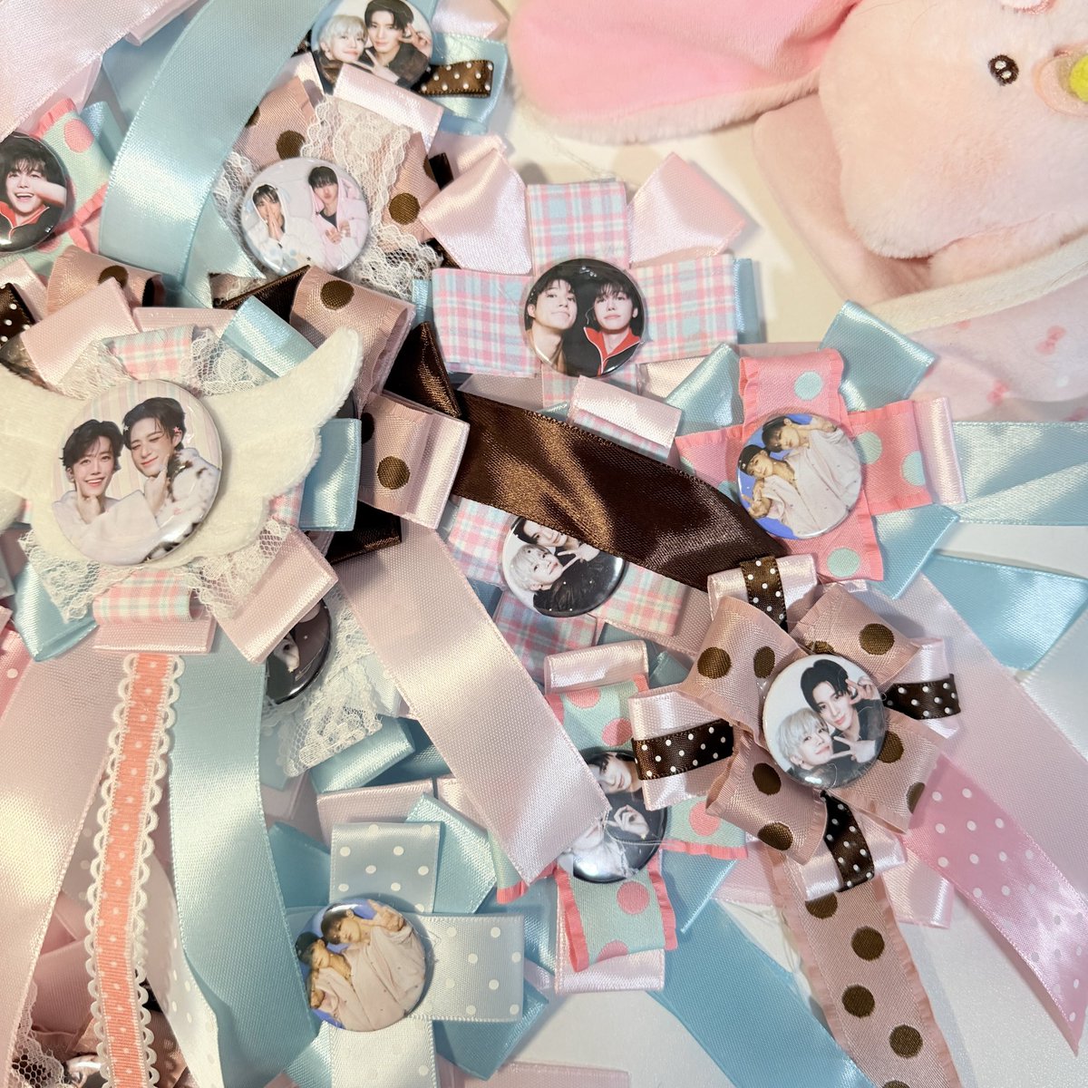 Chayaporntongs1's tweet photo. 🐶🐰 𝑝𝑙𝑠 𝑘𝑖𝑛𝑑𝑙𝑦 𝑟𝑡 ✩˚｡⋆
𓏲⋆.🧺₊˚ Giveaway 🎀🌟
𝐍𝐂𝐓 𝐉𝐍𝐉𝐌 𝐟𝐚𝐧𝐦𝐞𝐞𝐭𝐢𝐧𝐠 𝐭𝐨𝐮𝐫 𝐢𝐧 𝐛𝐤𝐤 𓈒ᱸ𐬹
🎀 ˖ Ribbon rosette— 65  ea
location : impact arena date : 7 August - 8 August  time : tba
#NCTJNJM_FANMEETING_TOUR
#NCTJNJM_FANMEETING_TOUR_DUALITY https://t.co/fLKsCxWh6s