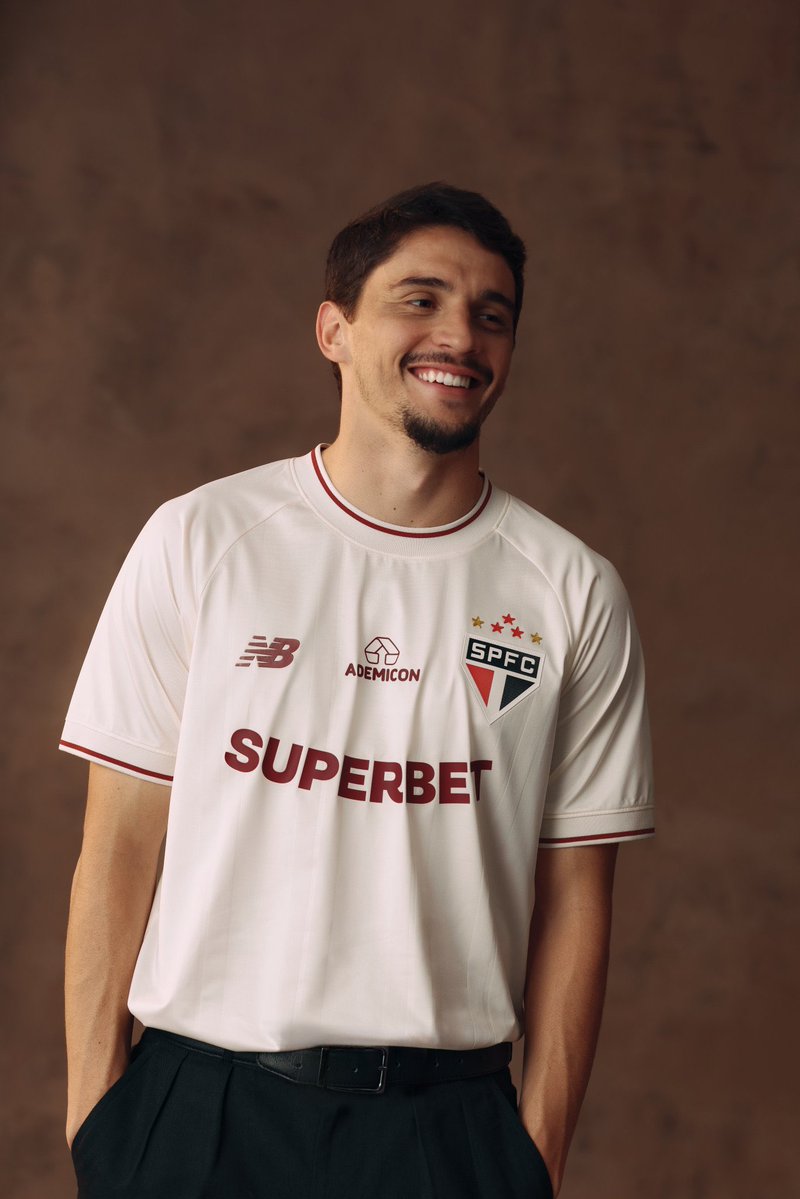spfcpics's tweet photo. O que acharam da nova camisa 3? https://t.co/RESvC92qiu