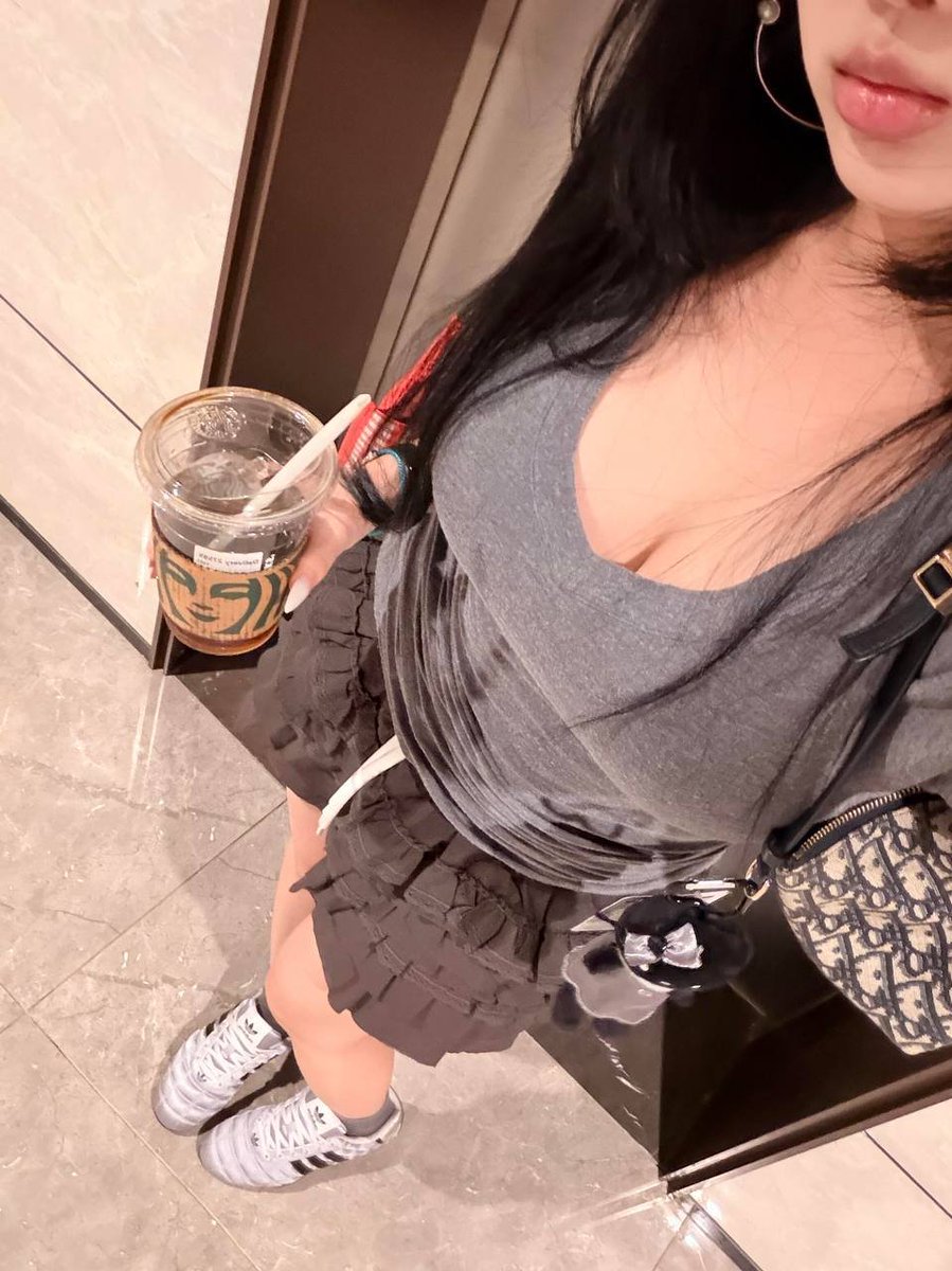 DarmagnacJoe's tweet photo. 不要相信女人的��� 除非那个女人是我😎 https://t.co/2TGJKcyaNs