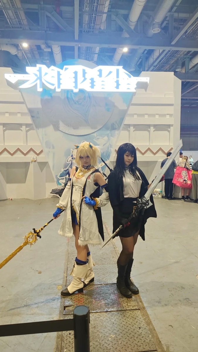album_ad_medic's tweet photo. エクスアストリスのコスプレイヤーさんに会えました！
場所も相まって公式なんじゃないかと錯覚しましたよ

ちゃんとお話して无料も渡せました
もはや今生に未練はありません

#エクスアストリス https://t.co/yp7XBkqB67