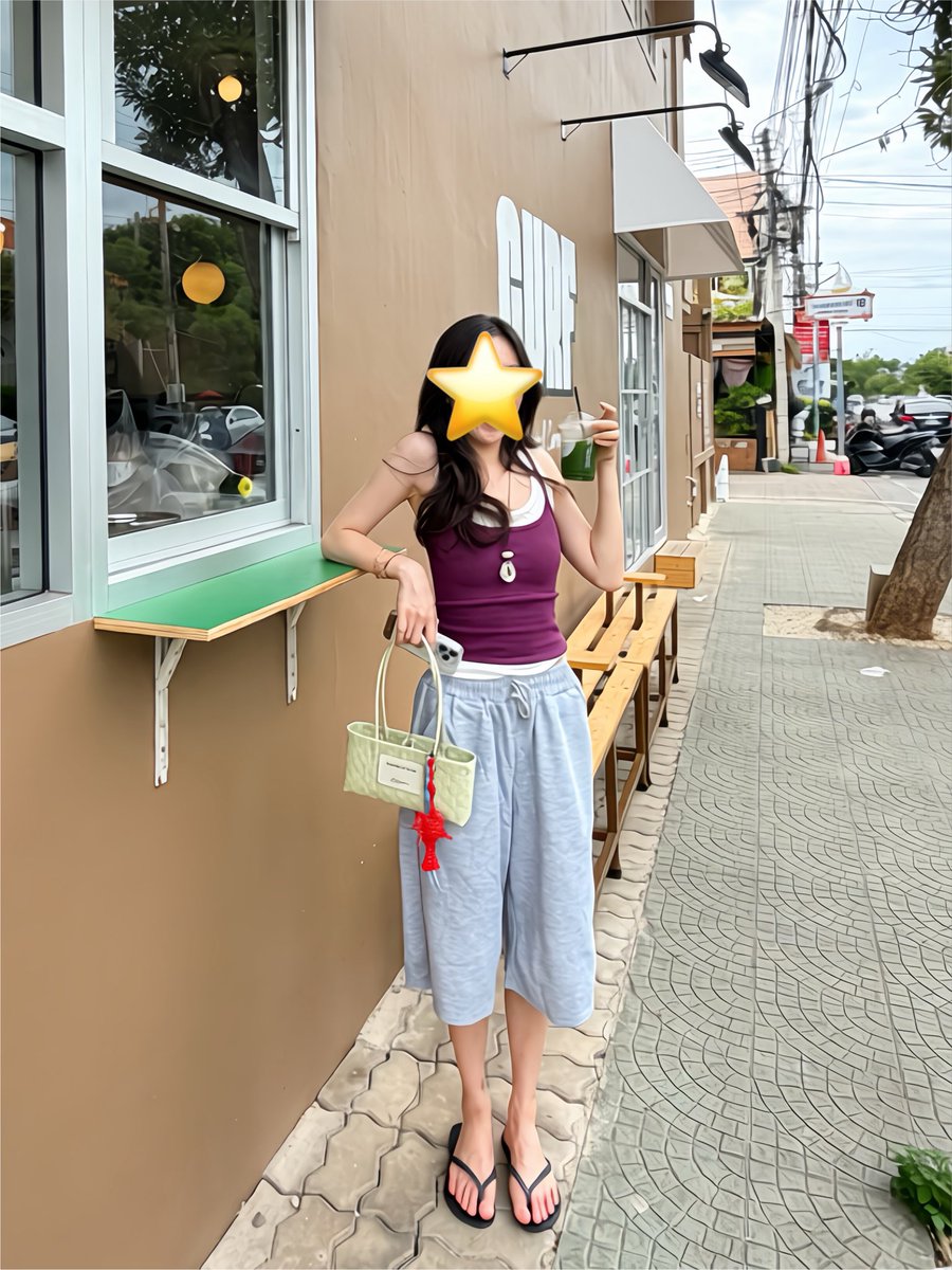 tamjaichunbkk's tweet photo. ไม่รู้กกแบบนี้เค้าเรียกว่าอะไร แต่มันใส่สบายมาก ใส่วันชิวๆ ไปคาเฟ่กรุบกริบได้เลย ผ้าอย่างดี ได้มาตัวละ 100 กว่าบาท 🤏🏻 https://t.co/dY1LfKgJfT